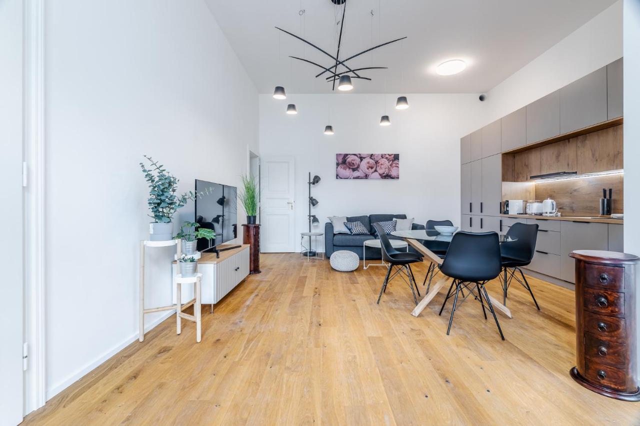 Luxury Located In Nove Mesto In The Centre Of Apartmán
